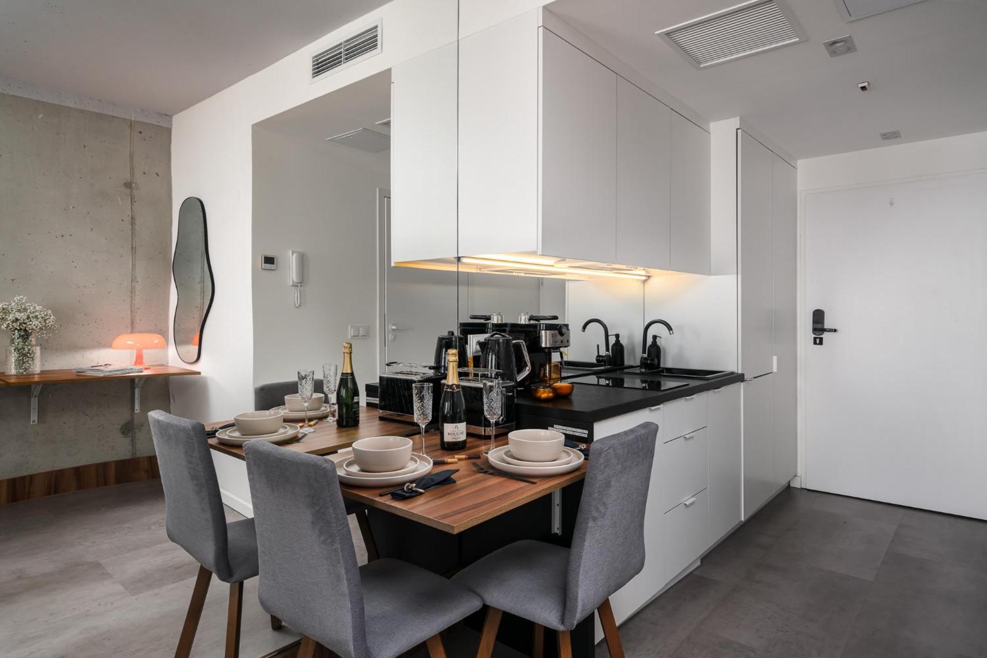 Apartments Wroc'Love By Me &301 Legnicka & Self Check-In 24H & Lift & Air Conditioning Wrocław Exterior foto